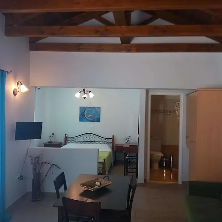 Afroksilia Katouna